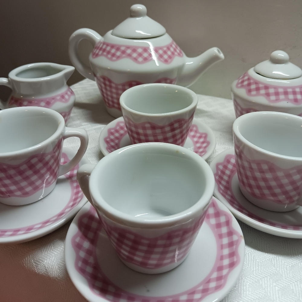 Toysmith Bella Bistro Kids Porceline Pink Gingham Tea Set
